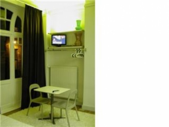 Lodging At 8 - Room 1