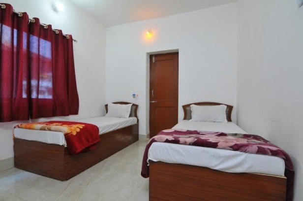 Rama Guest House - Double Room with Fan