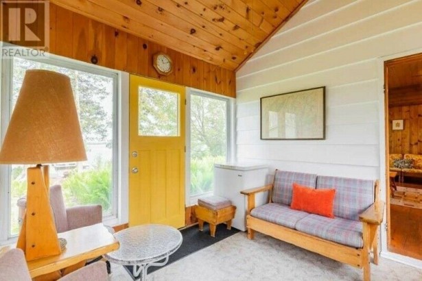 All Season Cottage On The Lake - Cozy House Rental