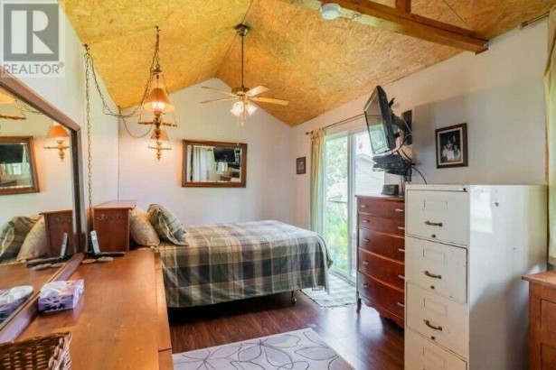 All Season Cottage On The Lake - Cozy House Rental