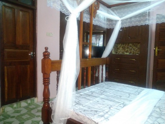 Mama Natalia Upstairs - Master Room with one bed
