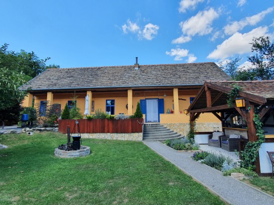 Casa Mama