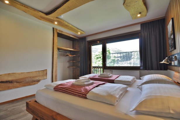 Pension Weissbriach - Appartement met 2 Slaapkamers en Balkon (2-4 Personen)