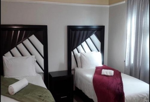 Essential Guest House - Deluxe Double Room