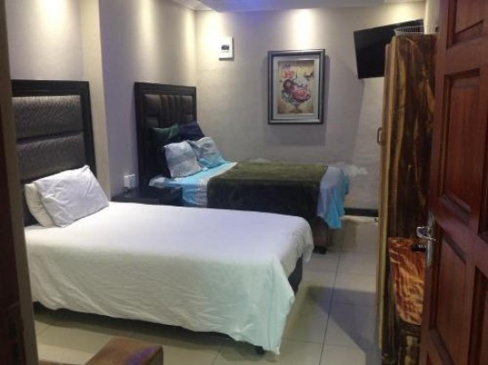 Essential Guest House - Deluxe Double Room