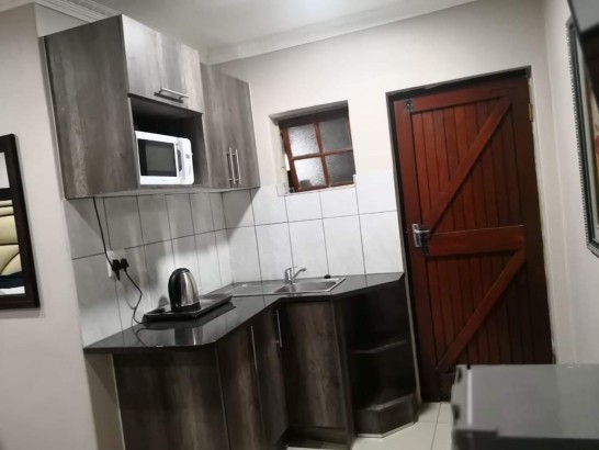 Essential Guest House - Deluxe Double Room