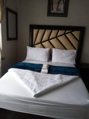 Essential Guest House - Standard Double Room