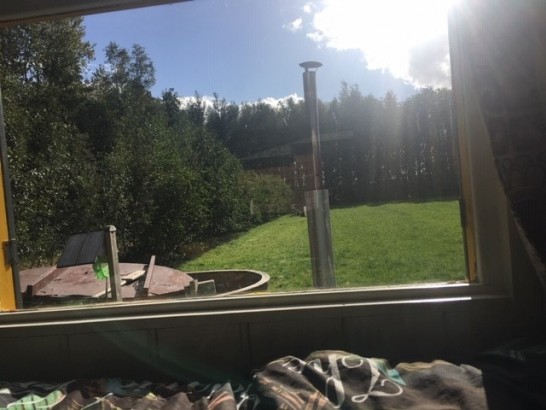 De Warrewein - Pipowagen met hottub en sauna