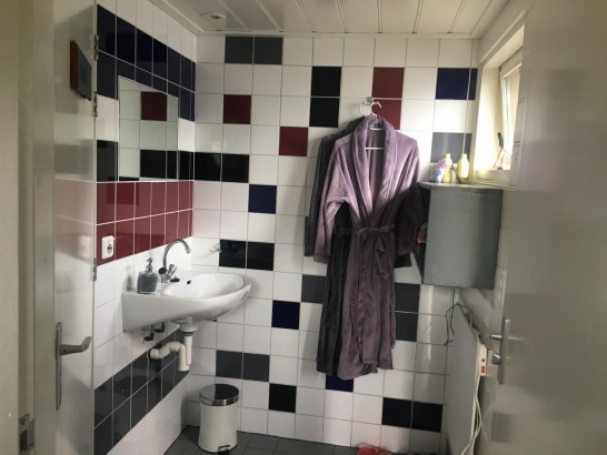 De Warrewein - Pipowagen met hottub en sauna