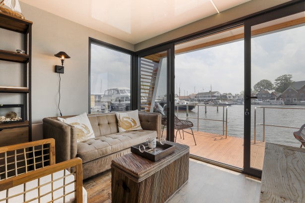 Houseboat Grou